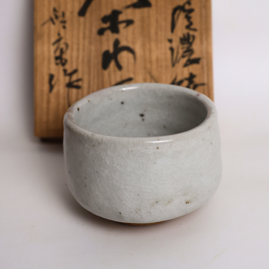 Matcharu Authentic Handcrafted Japanese Mino-yaki Chawan – Artisan White Crackle Glaze Matcha Bowl with wooden Box