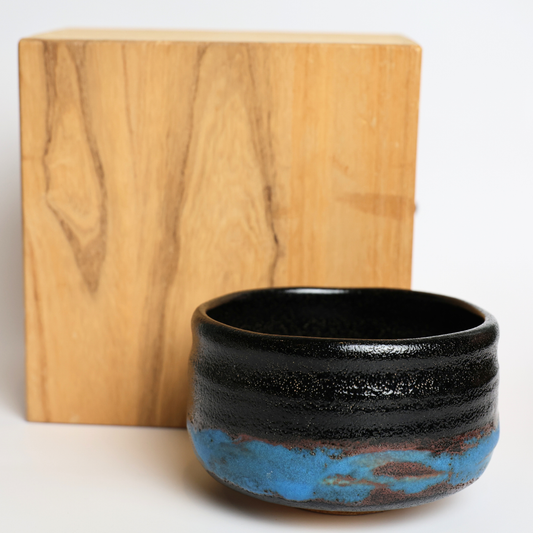 Seto Ware Matcha Chawan “Umi” by Hōju – Sea-Inspired Design with Signed Wooden Box | Japanese Tea Bowl - With Wooden Box
