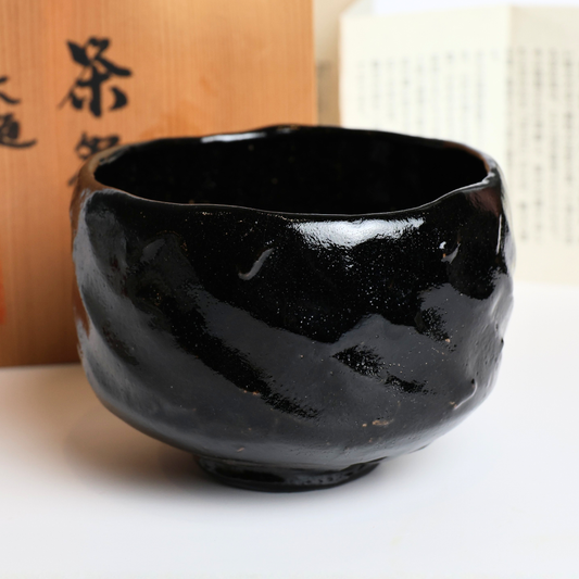 Ōyabu Kiln Matcha Bowl by Yoshio Iwamura – Ōhi-yaki Chawan | Japanese Tea Ceremony Ware | Handcrafted Pottery with Wooden Box